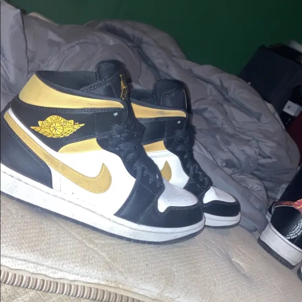 Jordan 1 retros “pollen”